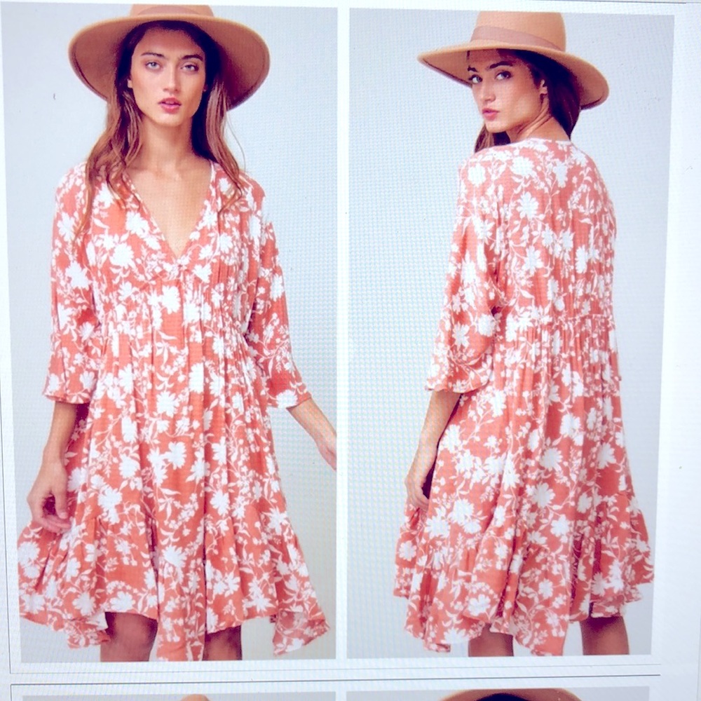 “   NWT Boho Chic ces femme “ Floral Dress “